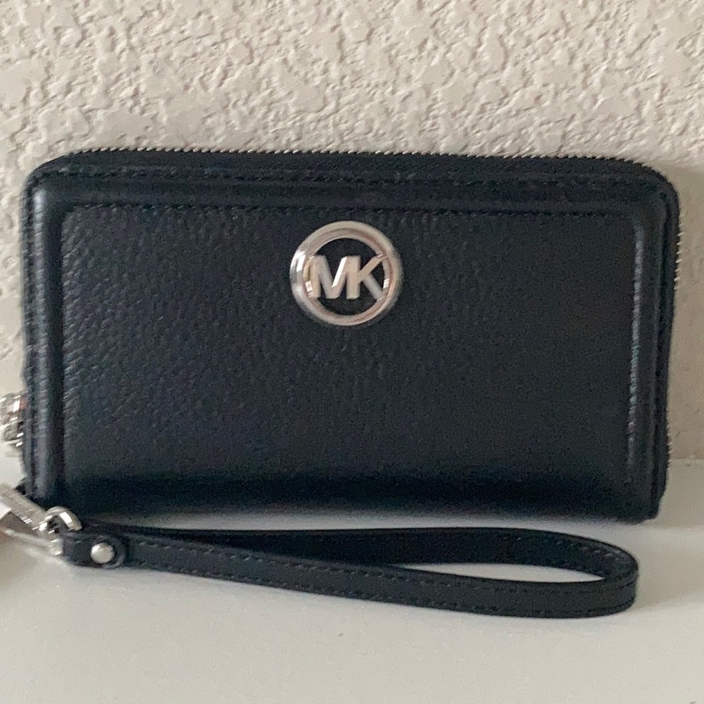 NWT Michael Kors LG Flat MF Phone Case Wallet